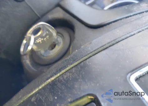 2008 Hyundai Tiburon Gs z USA, uszkodzony, nr VIN KMHHM66D28U291055